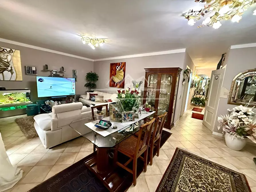 Immagine 4 di Villetta a schiera in vendita  a Carrara