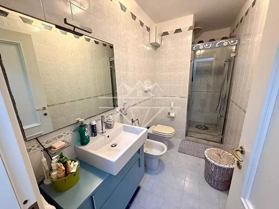 Immagine 12 di Villetta a schiera in vendita  a Carrara