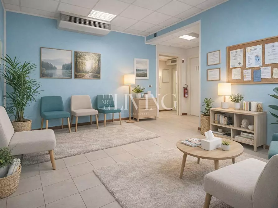 Immagine 1 di Ufficio in vendita  a Capannori