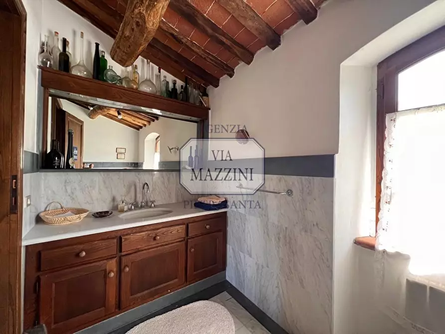 Immagine 57 di Rustico / casale in vendita  a Pietrasanta