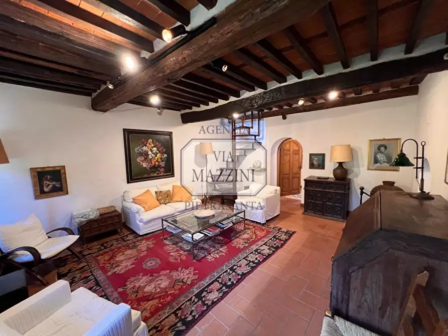 Immagine 15 di Rustico / casale in vendita  a Pietrasanta