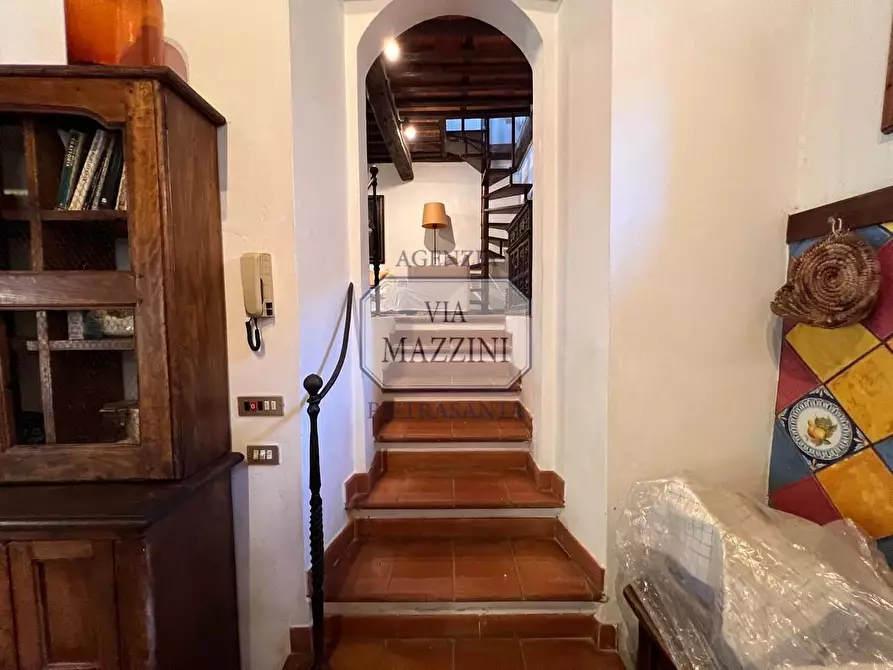 Immagine 9 di Rustico / casale in vendita  a Pietrasanta