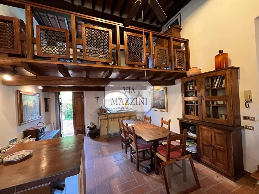 Immagine 8 di Rustico / casale in vendita  a Pietrasanta