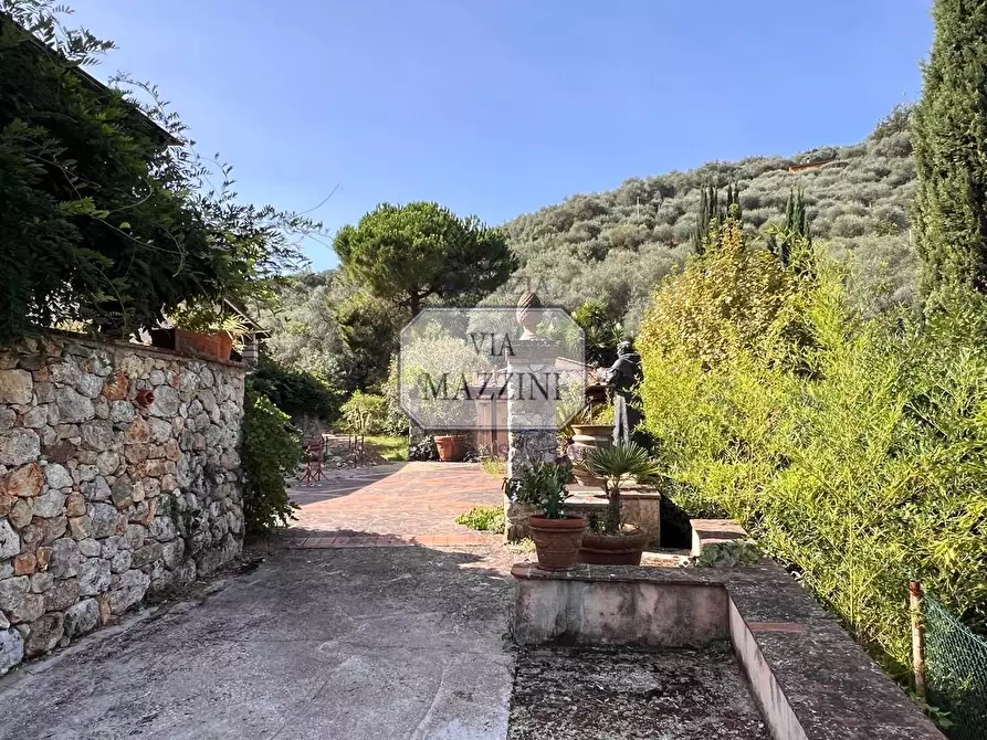 Immagine 31 di Rustico / casale in vendita  a Pietrasanta