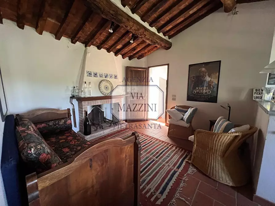 Immagine 49 di Rustico / casale in vendita  a Pietrasanta