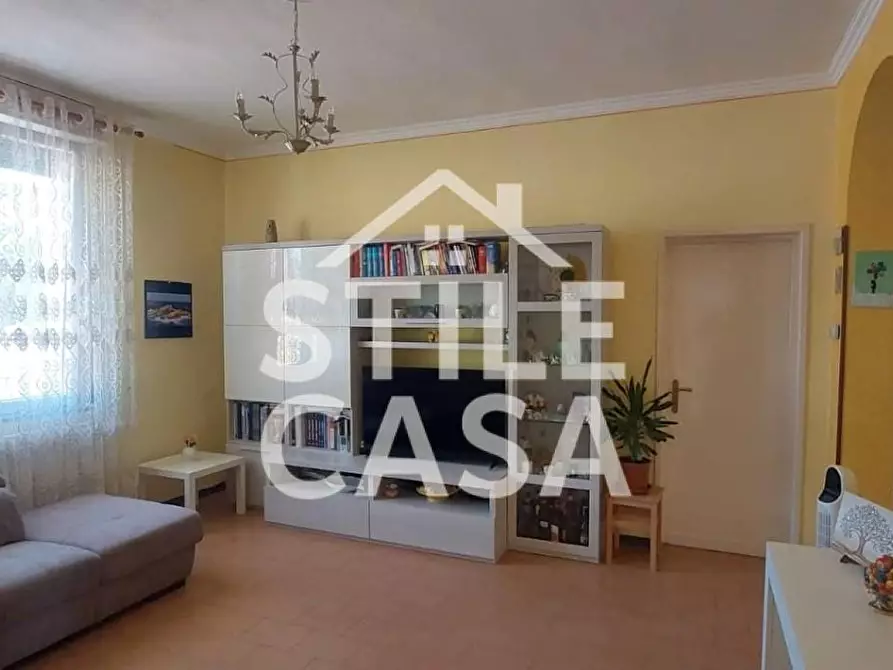 Immagine 2 di Appartamento in vendita  a Pescia