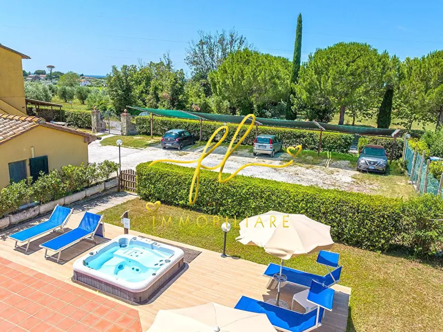 Immagine 2 di Agriturismo in vendita  a Cecina