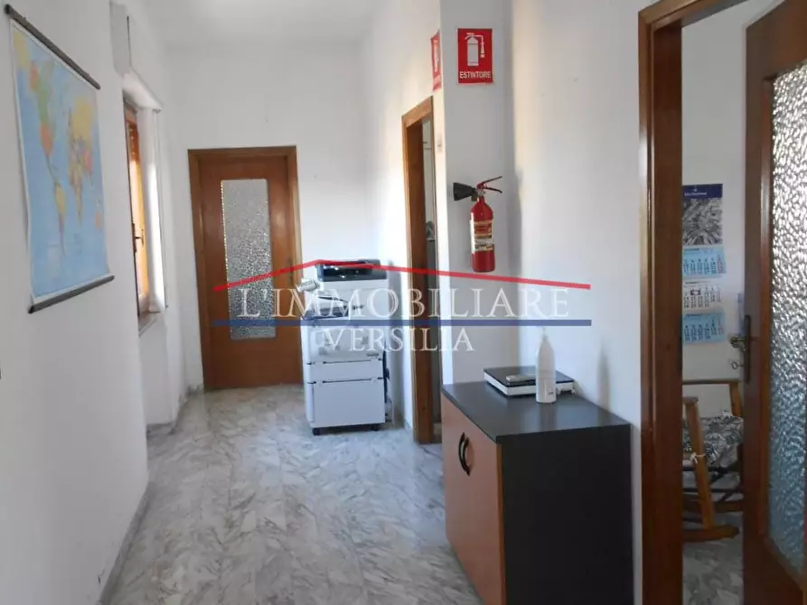 Immagine 10 di Capannone industriale in vendita  a Massa