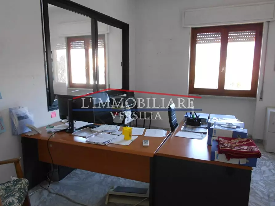 Immagine 14 di Capannone industriale in vendita  a Massa