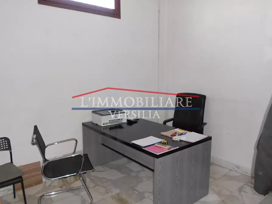 Immagine 7 di Capannone industriale in vendita  a Massa