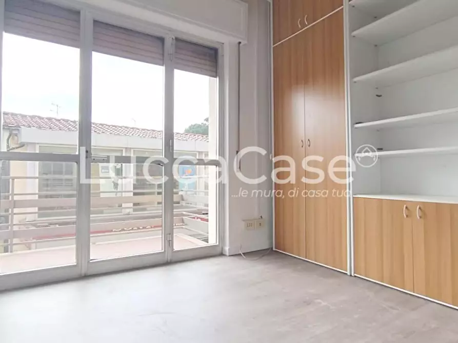 Immagine 2 di Ufficio in affitto  a Porcari