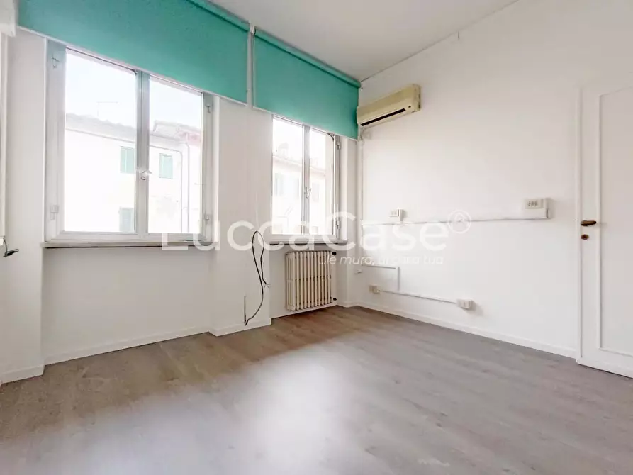 Immagine 13 di Ufficio in affitto  a Porcari