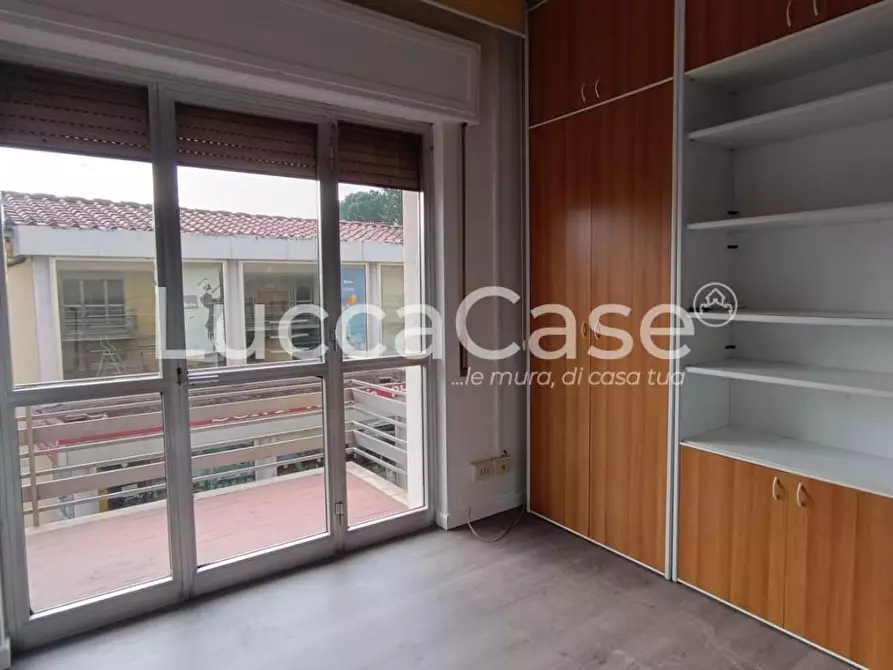 Immagine 3 di Ufficio in affitto  a Porcari