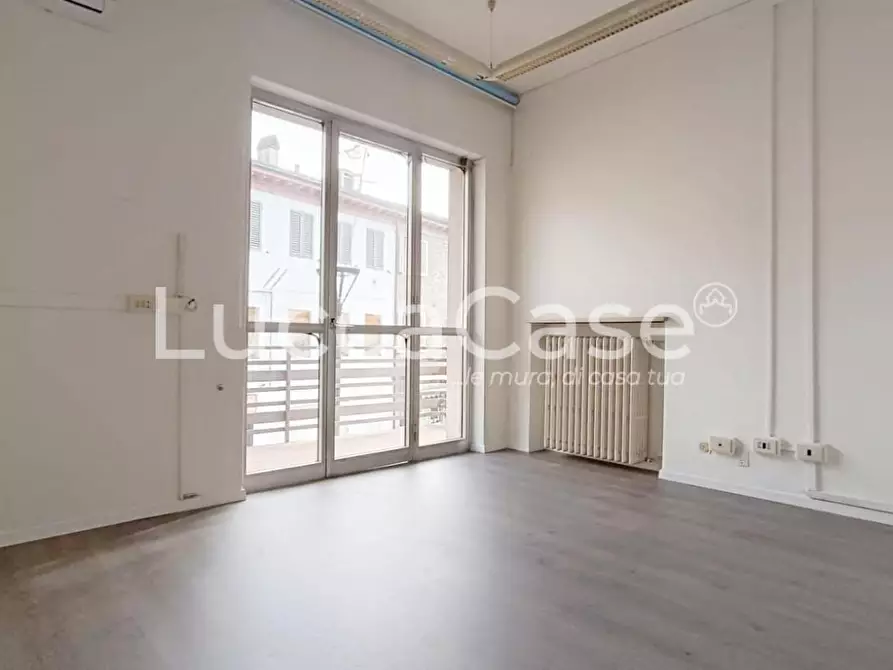 Immagine 7 di Ufficio in affitto  a Porcari