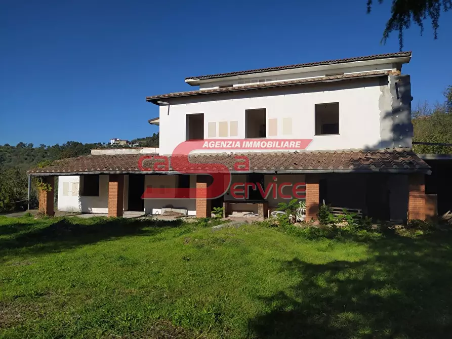 Immagine 2 di Villa in vendita  a Monsummano Terme