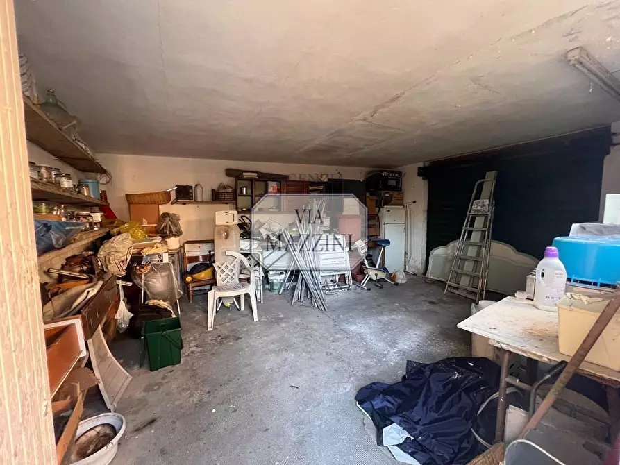 Immagine 19 di Villa in vendita  a Pietrasanta