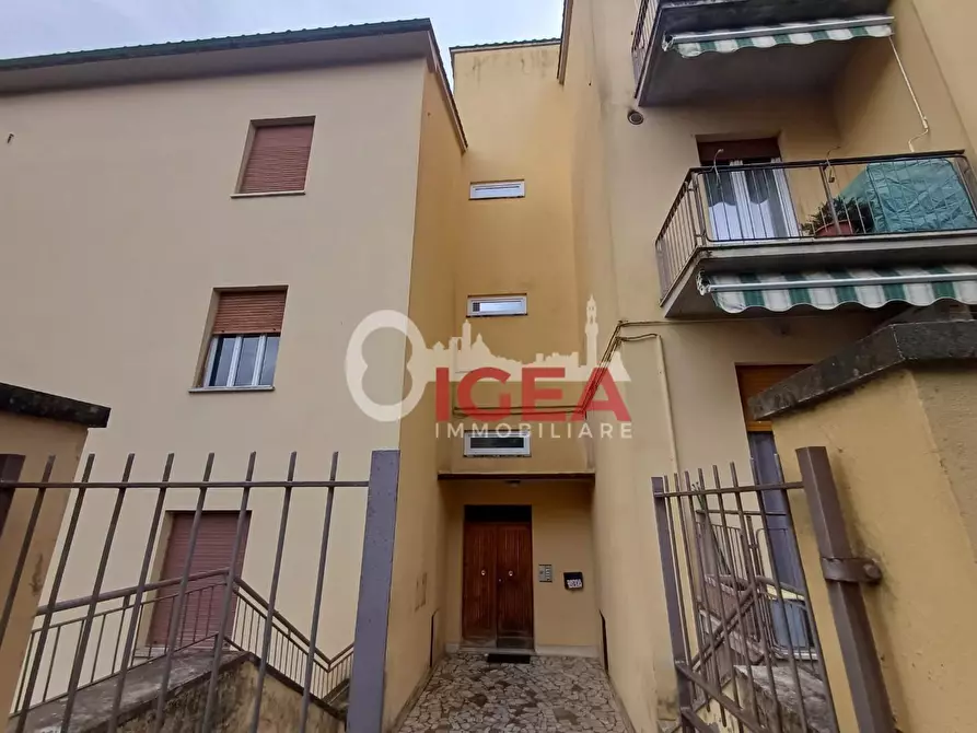 Immagine 21 di Appartamento in vendita  a Siena