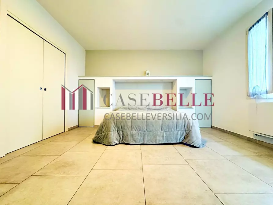 Immagine 42 di Villa in vendita  a Camaiore