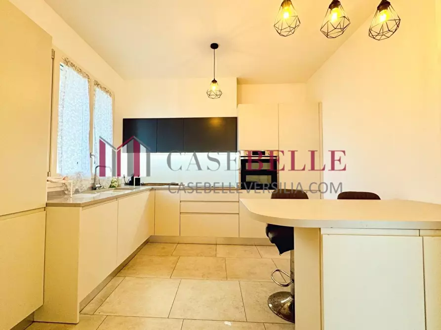 Immagine 11 di Villa in vendita  a Camaiore