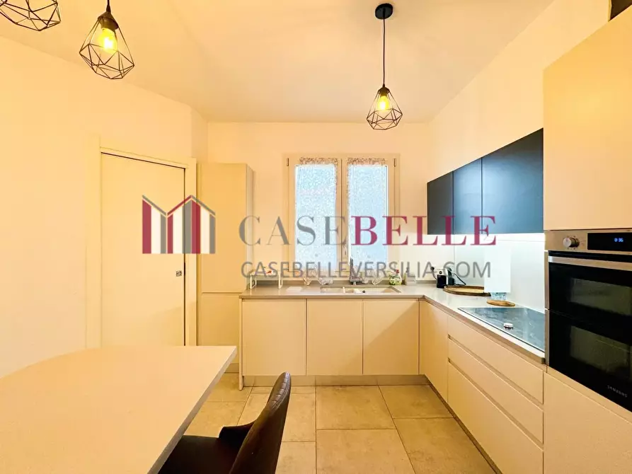 Immagine 12 di Villa in vendita  a Camaiore