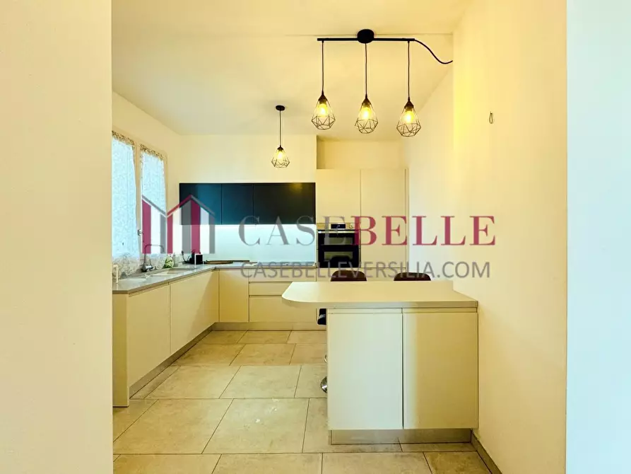 Immagine 9 di Villa in vendita  a Camaiore