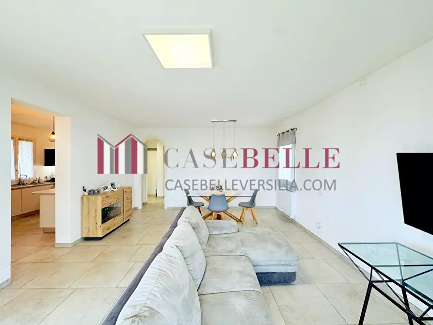 Immagine 3 di Villa in vendita  a Camaiore