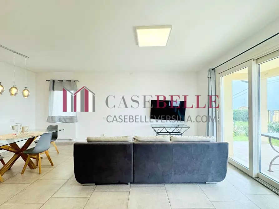 Immagine 2 di Villa in vendita  a Camaiore