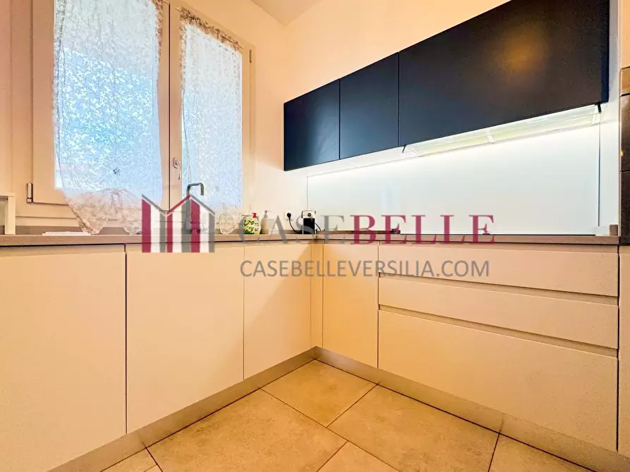 Immagine 13 di Villa in vendita  a Camaiore