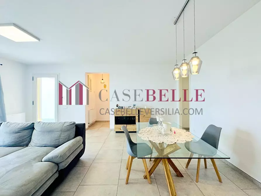 Immagine 6 di Villa in vendita  a Camaiore