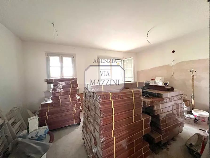 Immagine 4 di Villa in vendita  a Seravezza