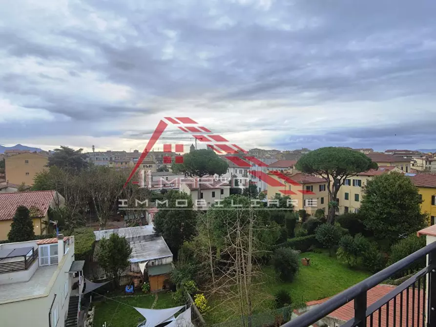 Immagine 30 di Mansarda in vendita  a Pisa