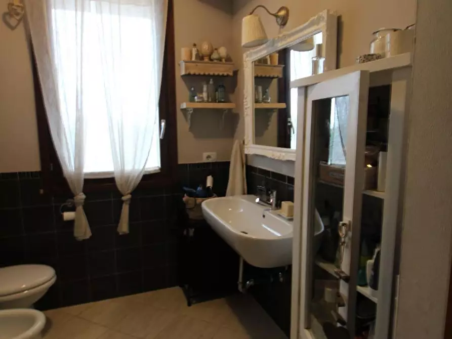 Immagine 10 di Appartamento in vendita  a Casole D'elsa