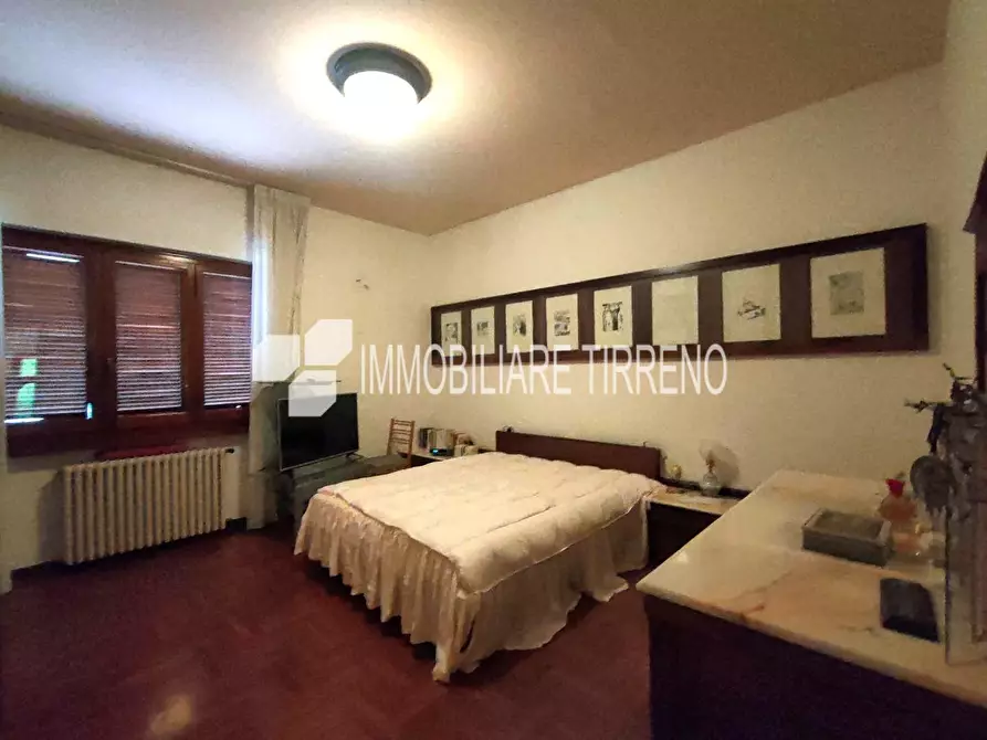 Immagine 16 di Villa in vendita  a Massa