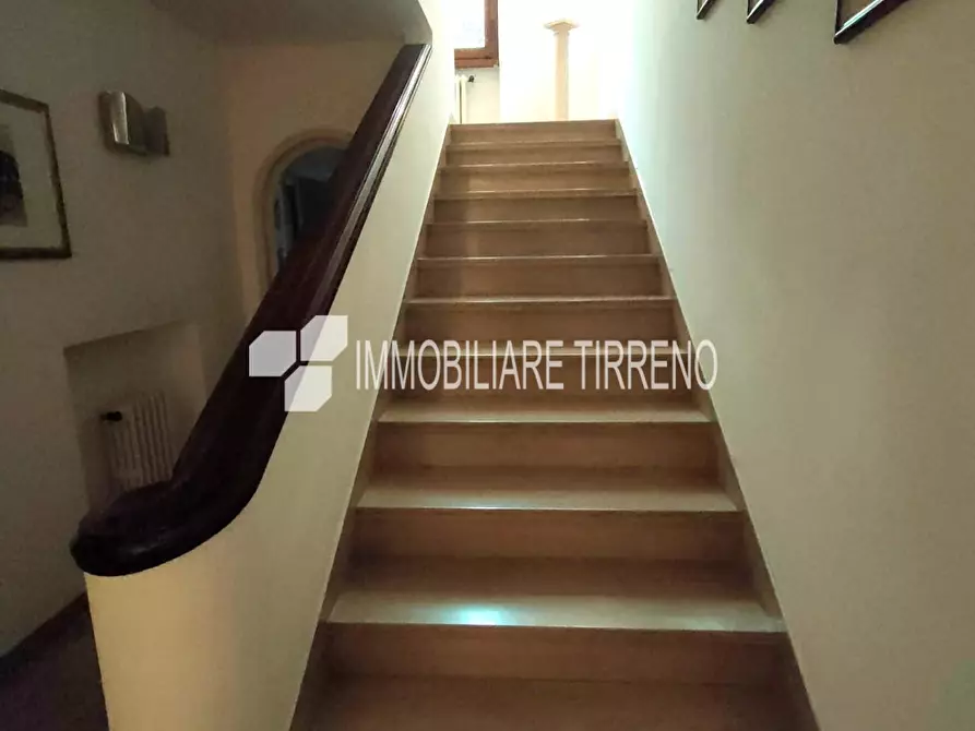 Immagine 12 di Villa in vendita  a Massa