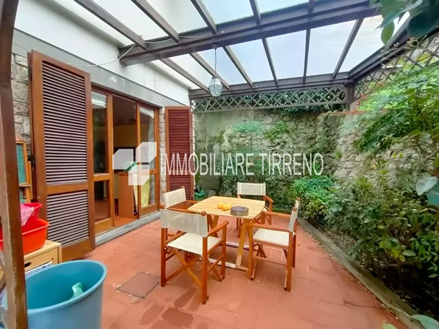 Immagine 7 di Villa in vendita  a Massa