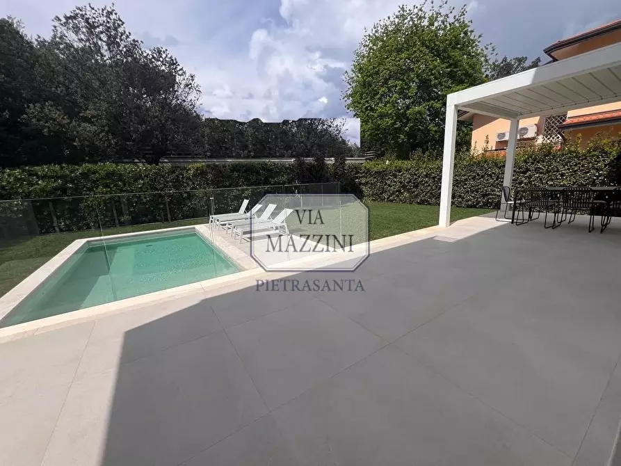 Immagine 6 di Villa in vendita  a Pietrasanta