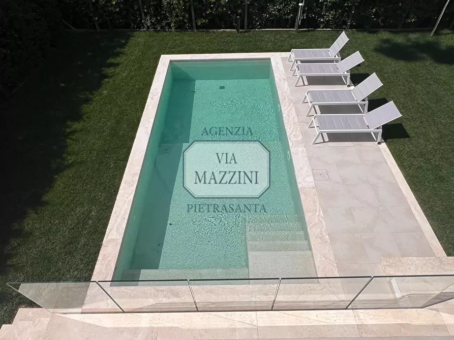 Immagine 23 di Villa in vendita  a Pietrasanta