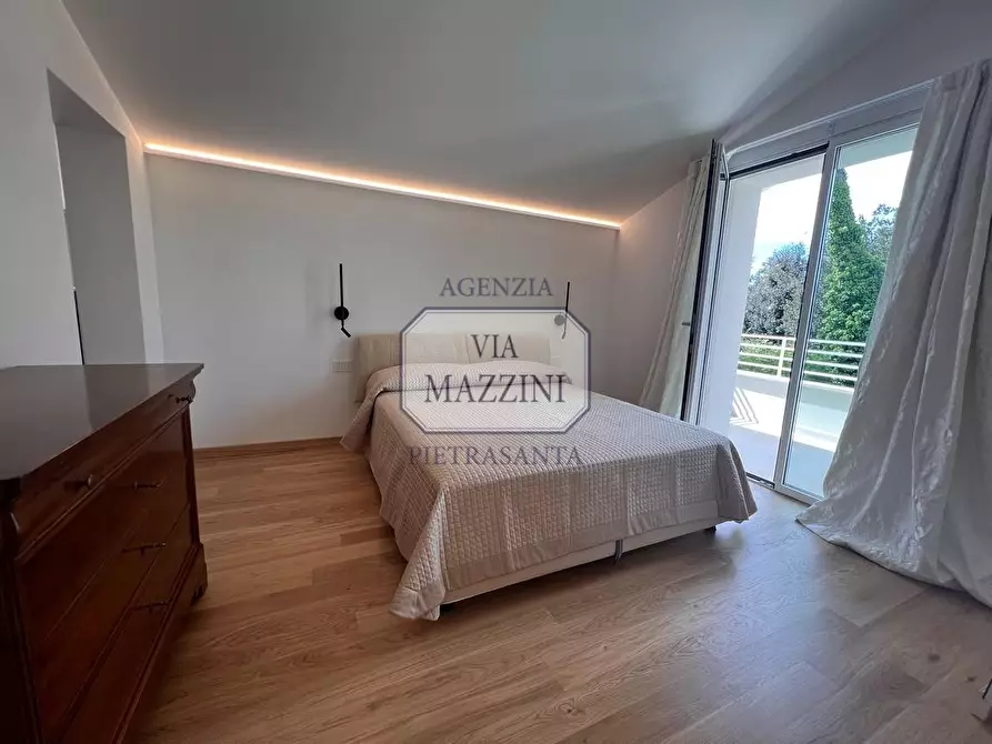 Immagine 18 di Villa in vendita  a Pietrasanta