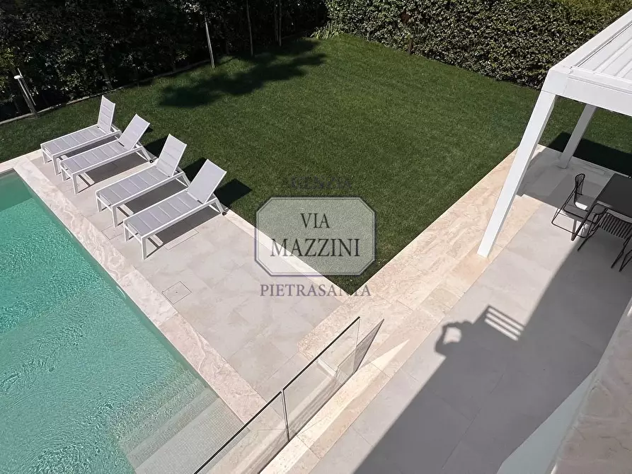 Immagine 24 di Villa in vendita  a Pietrasanta