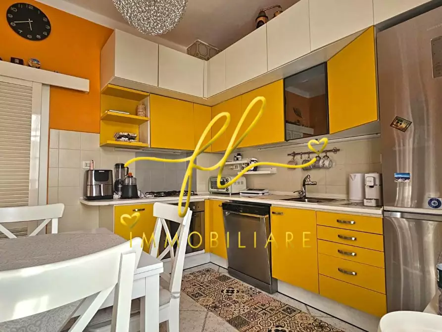 Immagine 5 di Appartamento in vendita  a Rosignano Marittimo