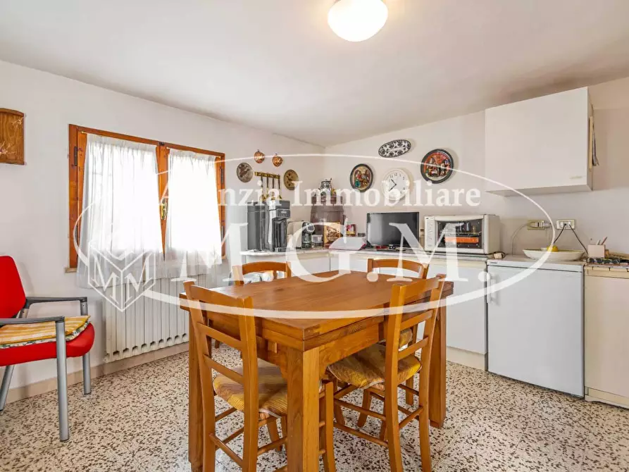 Immagine 17 di Casa indipendente in vendita  a Santa Maria A Monte