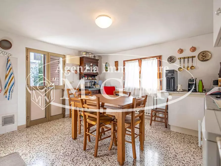 Immagine 16 di Casa indipendente in vendita  a Santa Maria A Monte