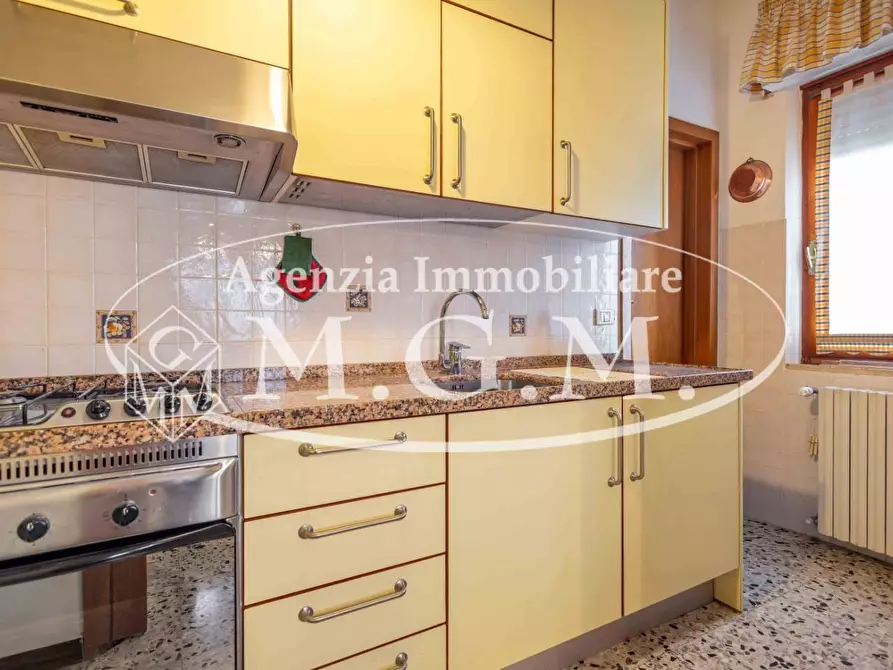 Immagine 8 di Casa indipendente in vendita  a Santa Maria A Monte