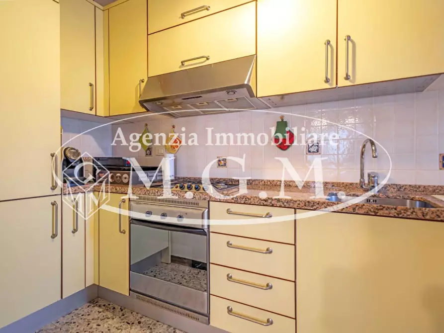 Immagine 9 di Casa indipendente in vendita  a Santa Maria A Monte