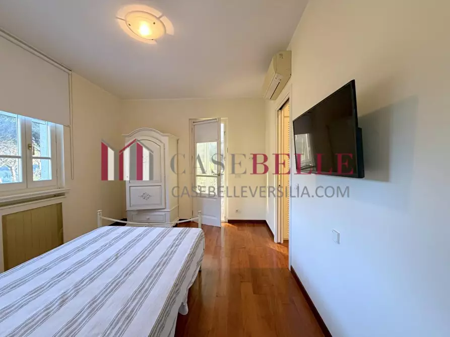 Immagine 74 di Villa in vendita  a Camaiore