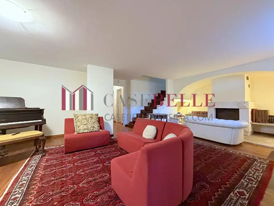 Immagine 43 di Villa in vendita  a Camaiore