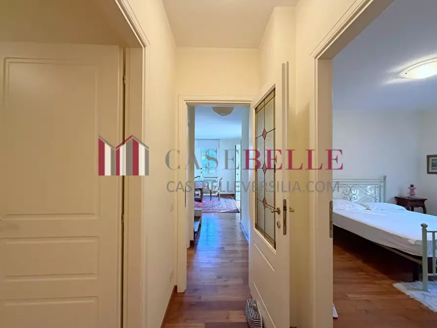 Immagine 17 di Villa in vendita  a Camaiore