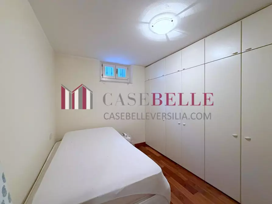 Immagine 50 di Villa in vendita  a Camaiore