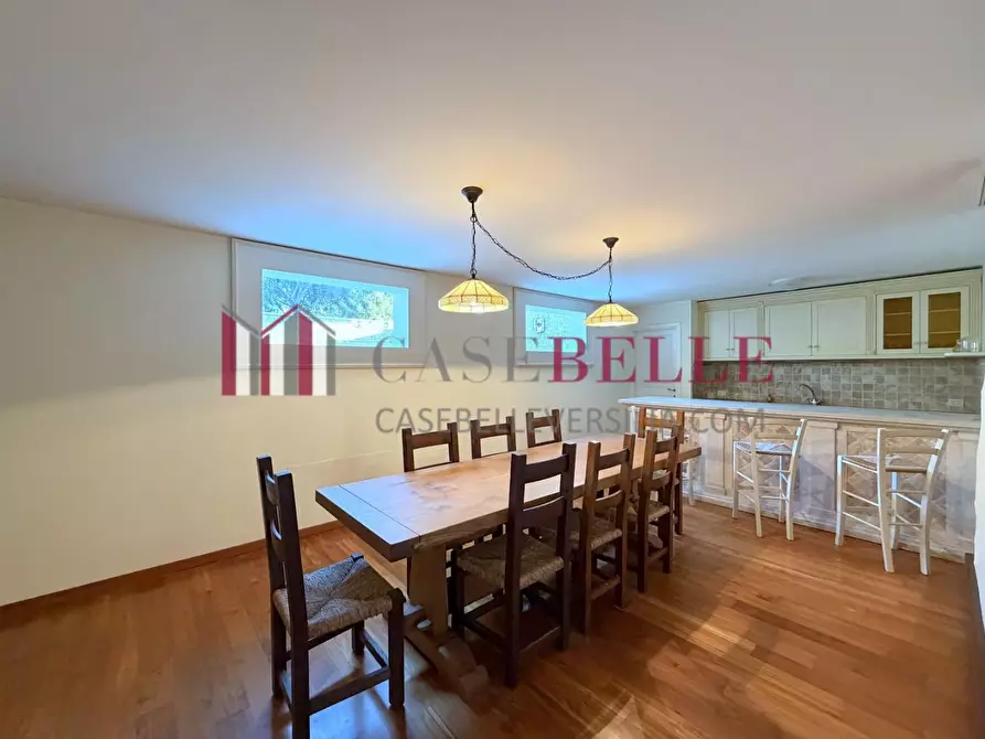 Immagine 37 di Villa in vendita  a Camaiore
