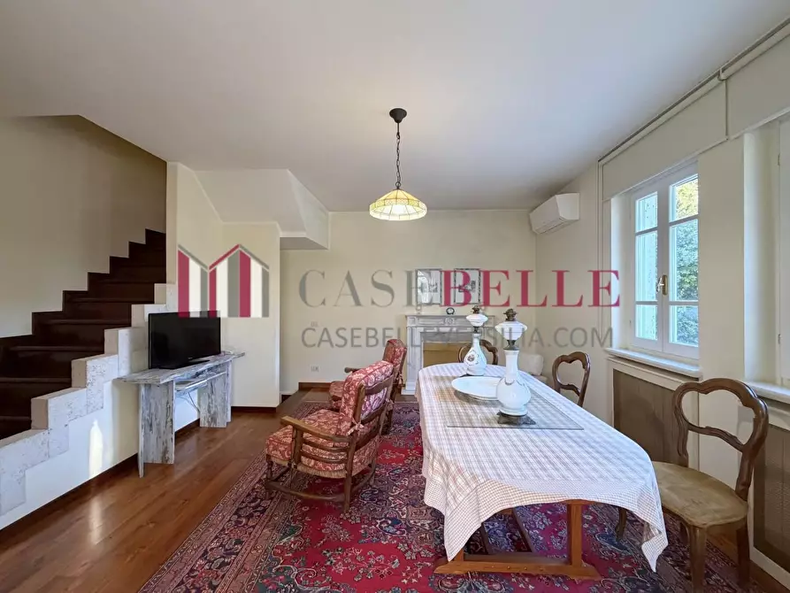 Immagine 4 di Villa in vendita  a Camaiore